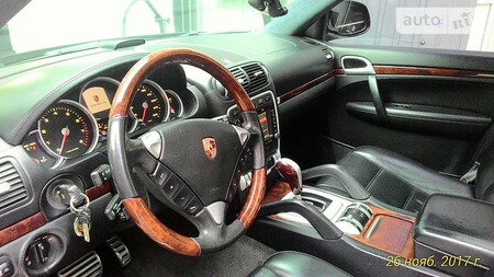 Porsche Cayenne 2006  випуску Дніпро з двигуном 4.5 л газ позашляховик автомат за 16999 долл. 
