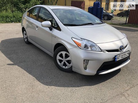 Toyota Prius 2014  випуску Івано-Франківськ з двигуном 1.8 л гібрид хэтчбек  за 14500 долл. 