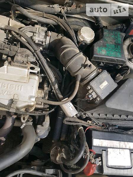 Mitsubishi Carisma 1997  випуску Чернівці з двигуном 1.6 л газ хэтчбек механіка за 1600 долл. 