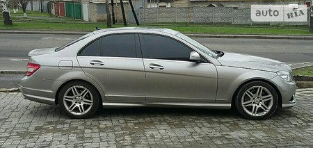 Mercedes-Benz C 350 2008  випуску Донецьк з двигуном 3.5 л бензин седан автомат за 13500 долл. 