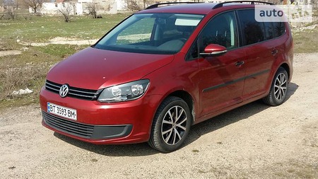 Volkswagen Touran 2012  випуску Херсон з двигуном 1.6 л дизель мінівен механіка за 11750 долл. 