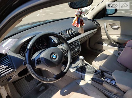 BMW 120 2006  випуску Київ з двигуном 2 л бензин хэтчбек автомат за 9000 долл. 