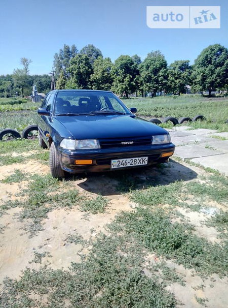 Toyota Carina 1988  випуску Харків з двигуном 1.6 л бензин хэтчбек механіка за 1900 долл. 