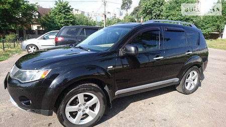 Mitsubishi Outlander XL 2007  випуску Київ з двигуном 2.4 л газ позашляховик автомат за 11000 долл. 