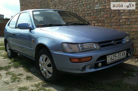 Toyota Corolla 1994  випуску Харків з двигуном 1.4 л бензин хэтчбек механіка за 3300 долл. 