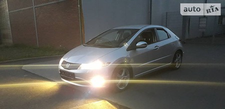 Honda Civic 2008  випуску Харків з двигуном 1.4 л газ хэтчбек автомат за 7699 долл. 