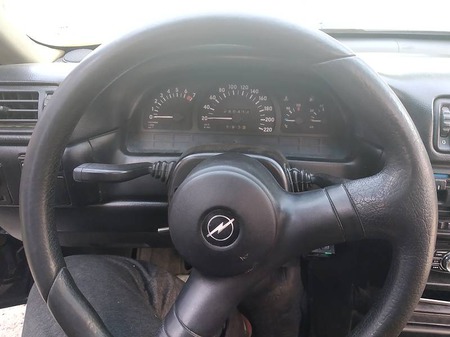 Opel Vectra 1990  випуску Львів з двигуном 2 л газ седан механіка за 2499 долл. 