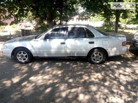 Toyota Camry 1992  випуску Кропивницький з двигуном 2.2 л газ седан  за 2600 долл. 