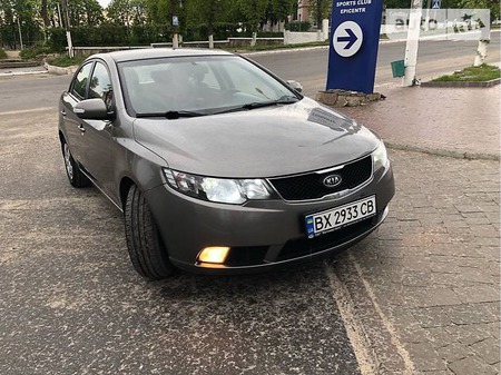 KIA Cerato 2009  випуску Хмельницький з двигуном 2 л газ седан механіка за 8500 долл. 