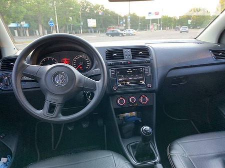 Volkswagen Polo 2012  випуску Миколаїв з двигуном 1.6 л бензин седан механіка за 8500 долл. 