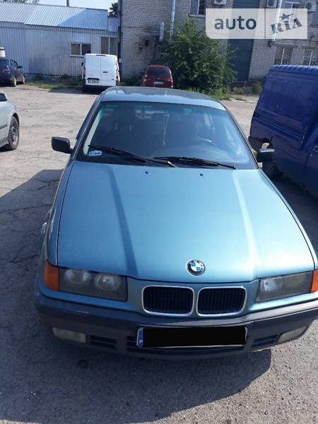 BMW 318 1995  випуску Дніпро з двигуном 1.7 л дизель седан механіка за 1350 долл. 