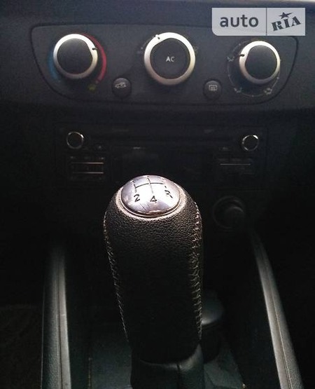 Renault Fluence 2013  випуску Чернівці з двигуном 1.6 л бензин седан механіка за 9200 долл. 