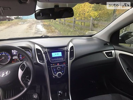 Hyundai i30 2013  випуску Житомир з двигуном 1.6 л дизель хэтчбек автомат за 13000 долл. 