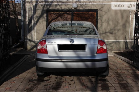 Volkswagen Passat 2002  випуску Кропивницький з двигуном 2 л бензин седан автомат за 6000 долл. 