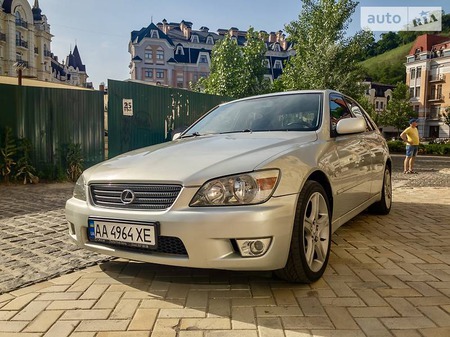 Lexus IS 200 2000  випуску Київ з двигуном 2 л газ седан механіка за 6200 долл. 