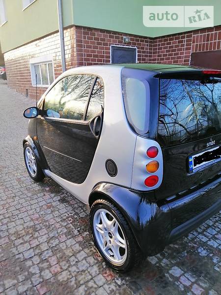 Smart ForTwo 2000  випуску Тернопіль з двигуном 0 л бензин седан автомат за 2900 долл. 