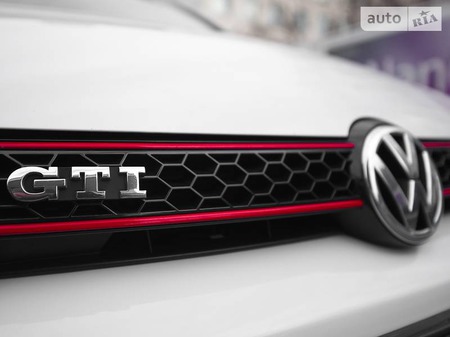 Volkswagen Golf GTI 2012  випуску Харків з двигуном 0 л бензин хэтчбек автомат за 13850 долл. 