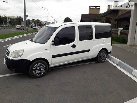 Fiat Doblo 2008  випуску Харків з двигуном 1.3 л дизель мінівен механіка за 6299 долл. 