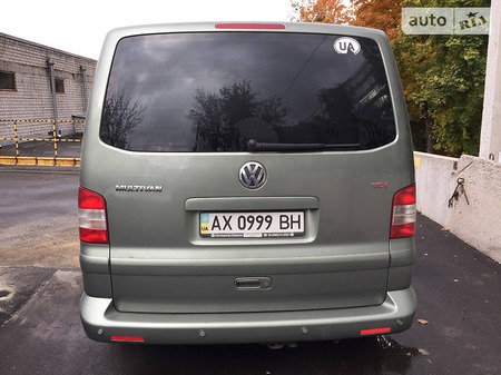 Volkswagen Multivan 2008  випуску Харків з двигуном 2.5 л дизель мінівен автомат за 19500 долл. 