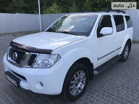 Nissan Pathfinder 2012  випуску Харків з двигуном 3 л дизель позашляховик автомат за 21000 долл. 