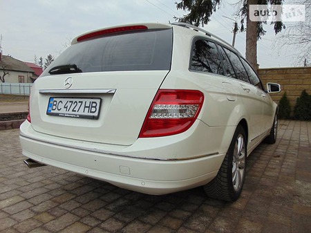Mercedes-Benz C клас 2010  випуску Львів з двигуном 2.1 л дизель універсал автомат за 12999 долл. 