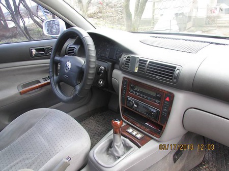 Volkswagen Passat 1998  випуску Хмельницький з двигуном 1.8 л бензин седан механіка за 4800 долл. 