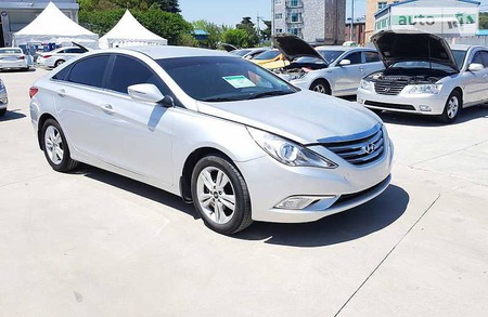 Hyundai Sonata 2013  випуску Дніпро з двигуном 2 л газ седан автомат за 8800 долл. 