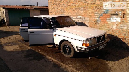 Volvo 240 1985  випуску Чернігів з двигуном 2.4 л дизель седан механіка за 1200 долл. 