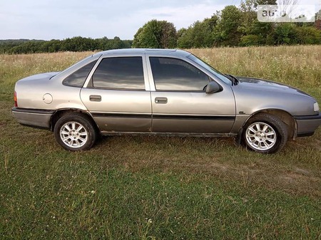 Opel Vectra 1990  випуску Львів з двигуном 1.6 л газ седан механіка за 2300 долл. 