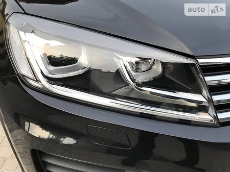 Volkswagen Touareg 2015  випуску Ужгород з двигуном 3 л дизель позашляховик автомат за 37900 долл. 