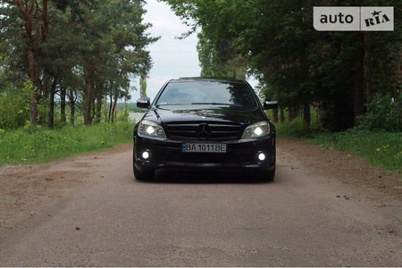 Mercedes-Benz C 300 2007  випуску Кропивницький з двигуном 3 л газ седан автомат за 13500 долл. 