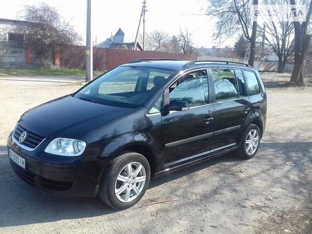 Volkswagen Touran 2003  випуску Дніпро з двигуном 1.6 л бензин мінівен механіка за 8500 долл. 