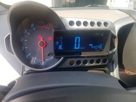 Chevrolet Aveo 2012  випуску Дніпро з двигуном 0 л газ седан механіка за 8150 долл. 