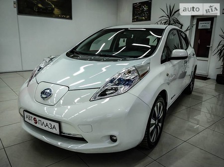 Nissan Leaf 2014  випуску Чернівці з двигуном 0 л електро хэтчбек автомат за 15500 долл. 