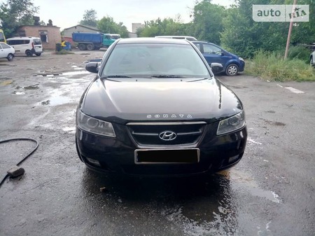 Hyundai Sonata 2007  випуску Запоріжжя з двигуном 2.4 л газ седан механіка за 8600 долл. 