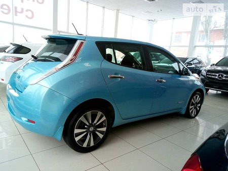 Nissan Leaf 2015  випуску Херсон з двигуном 0 л електро хэтчбек автомат за 15000 долл. 