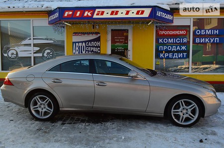 Mercedes-Benz CLS 350 2004  випуску Київ з двигуном 3.5 л бензин купе автомат за 10900 долл. 