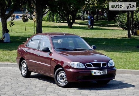 Daewoo Lanos 2011  випуску Дніпро з двигуном 1.5 л бензин седан механіка за 5200 долл. 