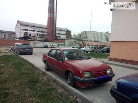 Opel Ascona 1985  випуску Івано-Франківськ з двигуном 1.6 л газ седан механіка за 1000 долл. 