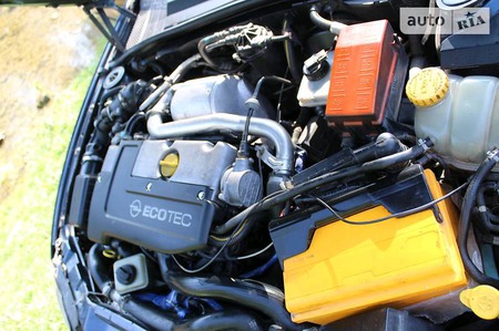 Opel Vectra 2000  випуску Львів з двигуном 2 л  універсал механіка за 950 долл. 