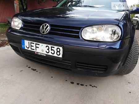 Volkswagen Golf 1999  випуску Ужгород з двигуном 1.6 л бензин хэтчбек механіка за 1750 долл. 
