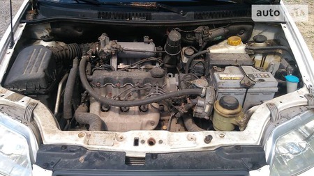 Chevrolet Aveo 2005  випуску Чернігів з двигуном 1.5 л газ хэтчбек механіка за 4300 долл. 