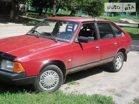 Москвич 2141 1992  випуску Харків з двигуном 1.6 л  хэтчбек механіка за 1050 долл. 