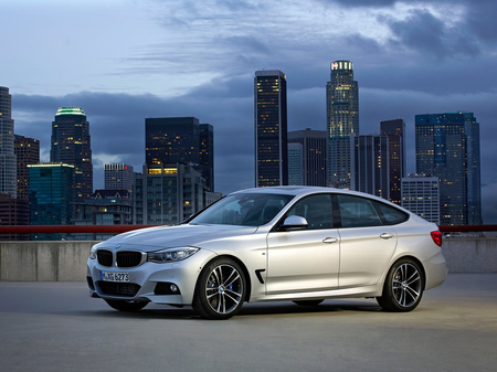 BMW 320 2020  випуску  з двигуном 2 л дизель ліфтбек механіка за 1315625 грн. 