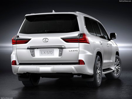 Lexus LX 570 2020  випуску  з двигуном 5.7 л бензин позашляховик автомат за 3650110 грн. 