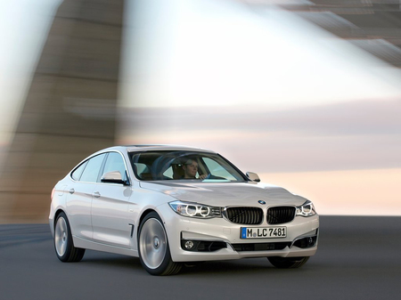 BMW 320 2020  випуску  з двигуном 2 л бензин ліфтбек механіка за 1327968 грн. 