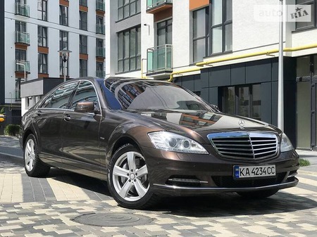 Mercedes-Benz S 500 2012  випуску Івано-Франківськ з двигуном 4.7 л бензин седан автомат за 25555 долл. 