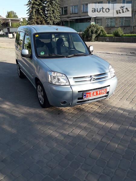 Citroen Berlingo 2007  випуску Рівне з двигуном 1.6 л бензин універсал механіка за 5600 долл. 