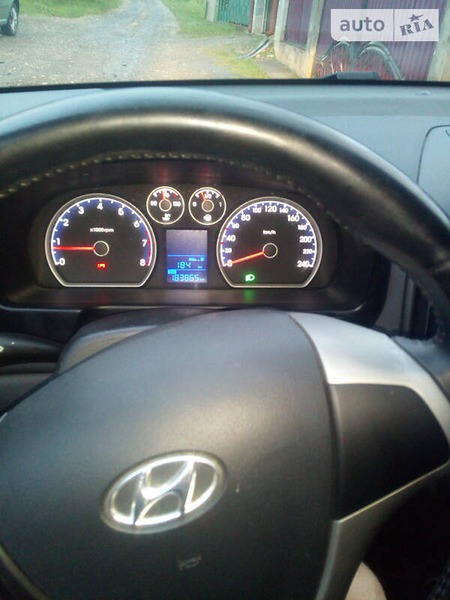 Hyundai i30 2008  випуску Ужгород з двигуном 1.4 л бензин хэтчбек механіка за 5999 долл. 