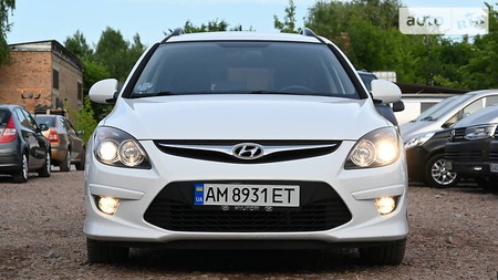 Hyundai i30 2010  випуску Житомир з двигуном 1.6 л дизель універсал механіка за 7250 долл. 